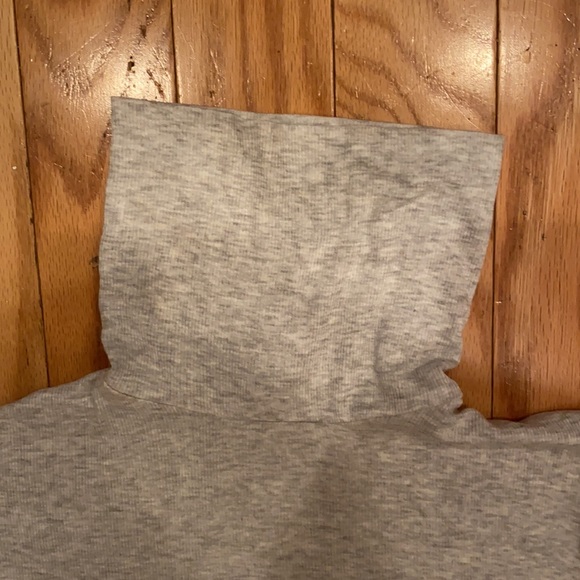 Fabletics turtle neck - Picture 3 of 4